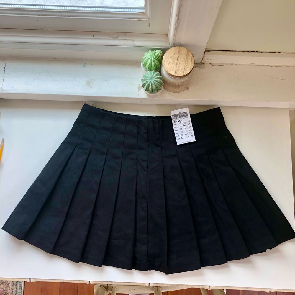 Brandy Melville Pleated Tennis Skirt - Dana Skirt